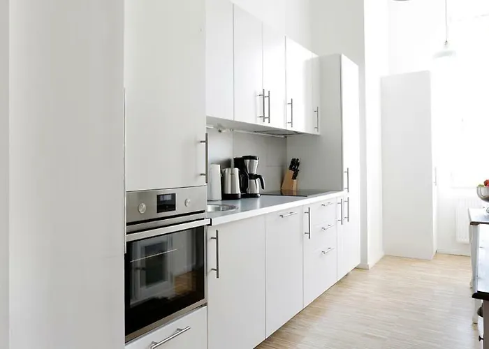 Apartman Sc 04 By Rockchair L Superhost Status L 4 Bedrooms Boxspringbeds 2 Bathrooms Balcony Elevator - Cozy Family & Business Flair Welcomes You!