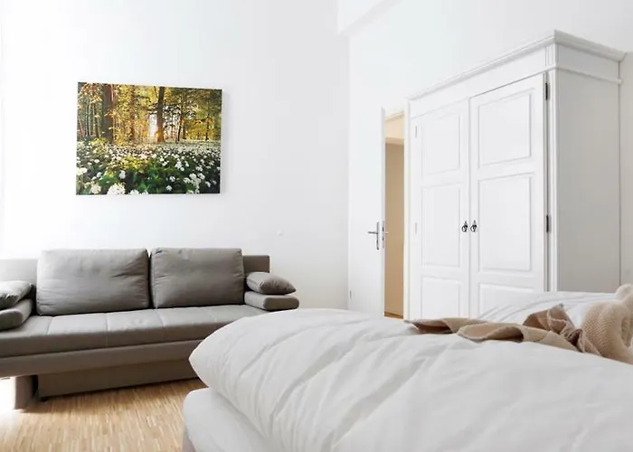 Sc 04 By Rockchair L Superhost Status L 4 Bedrooms Boxspringbeds 2 Bathrooms Balcony Elevator - Cozy Family & Business Flair Welcomes You! Apartment Berlin