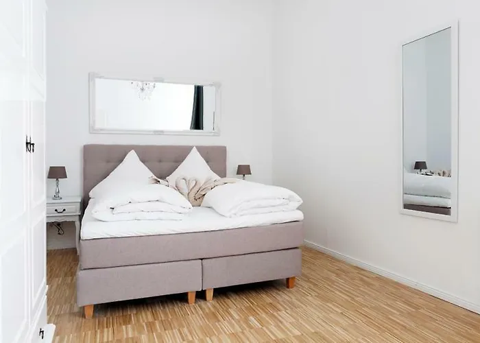 Lägenhet Sc 04 By Rockchair L Superhost Status L 4 Bedrooms Boxspringbeds 2 Bathrooms Balcony Elevator - Cozy Family & Business Flair Welcomes You! Berlin