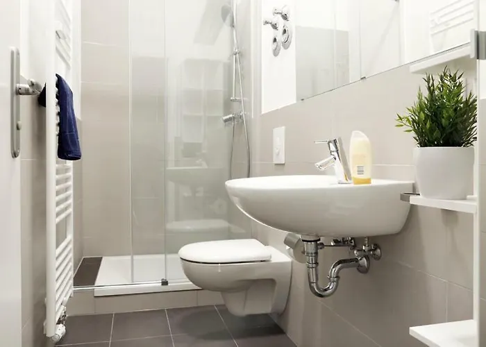 Lägenhet Sc 04 By Rockchair L Superhost Status L 4 Bedrooms Boxspringbeds 2 Bathrooms Balcony Elevator - Cozy Family & Business Flair Welcomes You!